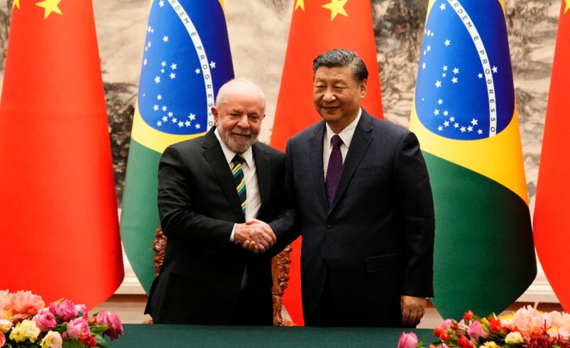Lula isola o Brasil e popularidade cai