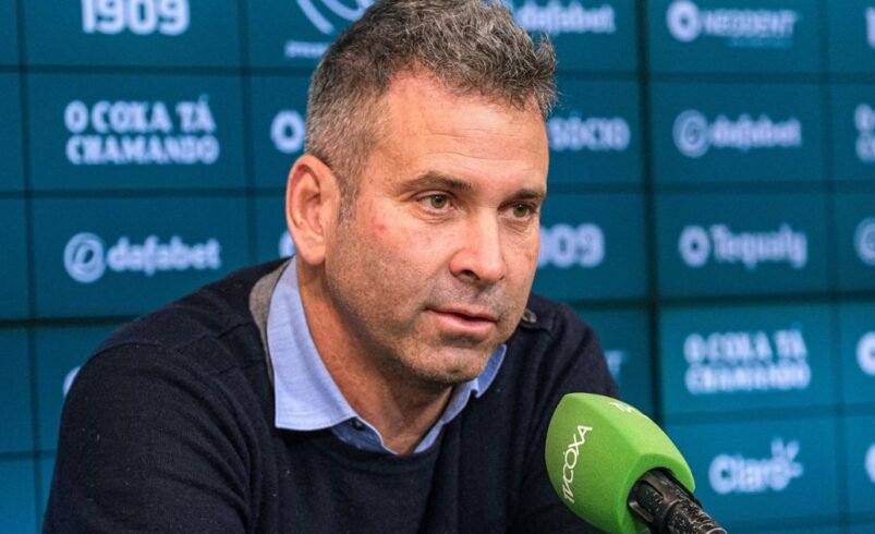 Ex-Coritiba, Artur Moraes vira dono de barbearia