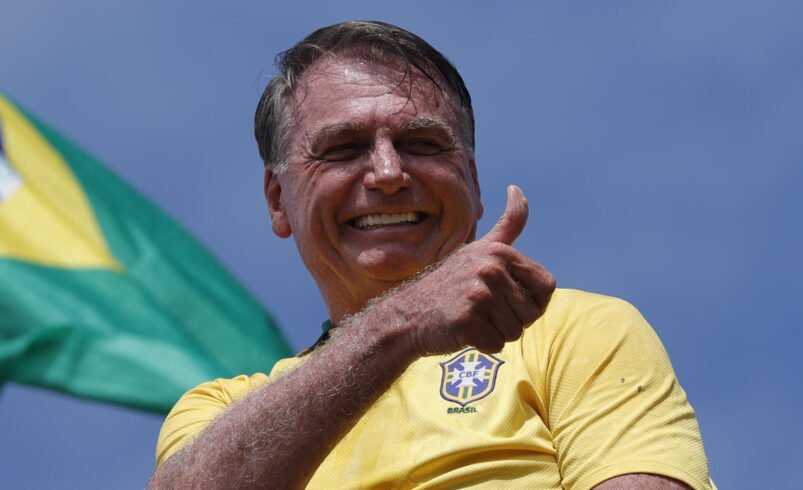 Anistia e processo contra Bolsonaro pautam ato deste domingo