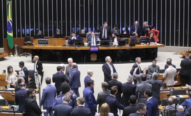 11 vice-líderes do governo votaram pela derrubada do aumento do IOF