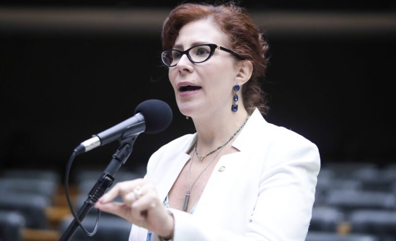 Carla Zambelli convoca apoiadores a comparecem a ato em SP
