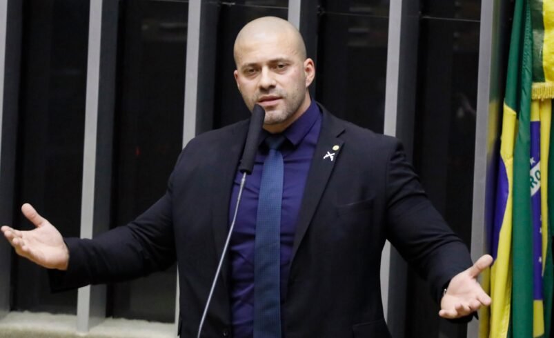 Médico envia laudo a Moraes e indica cirurgia para Daniel Silveira